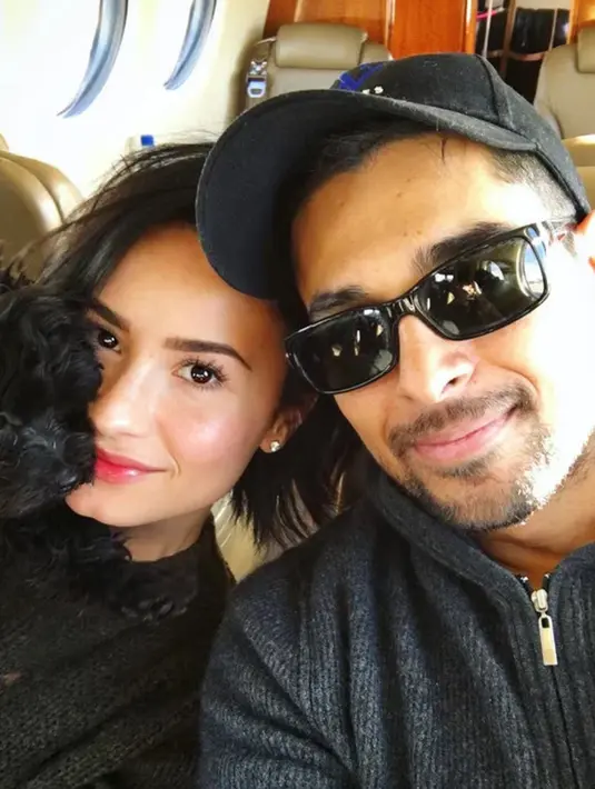 "Wilmer ingin berada di sana untuk Demi. Namun ia tahu pasti akan pergi jika Demi memutuskan untuk tidak rehab," ujar seorang sumber. (instagram/ddlovato)