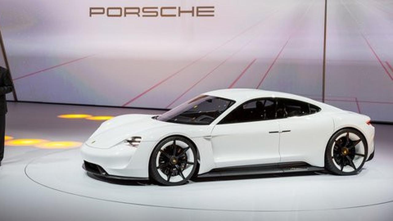 Porsche Mission E, sedan elektrik yang tak kalah dari 911