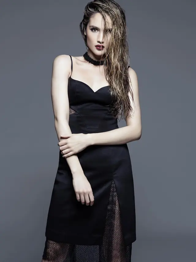 [Fimela] Cinta Laura