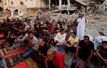 FOTO: Potret Pilu Warga Palestina di Gaza Rayakan Iduladha di Tengah Kehancuran