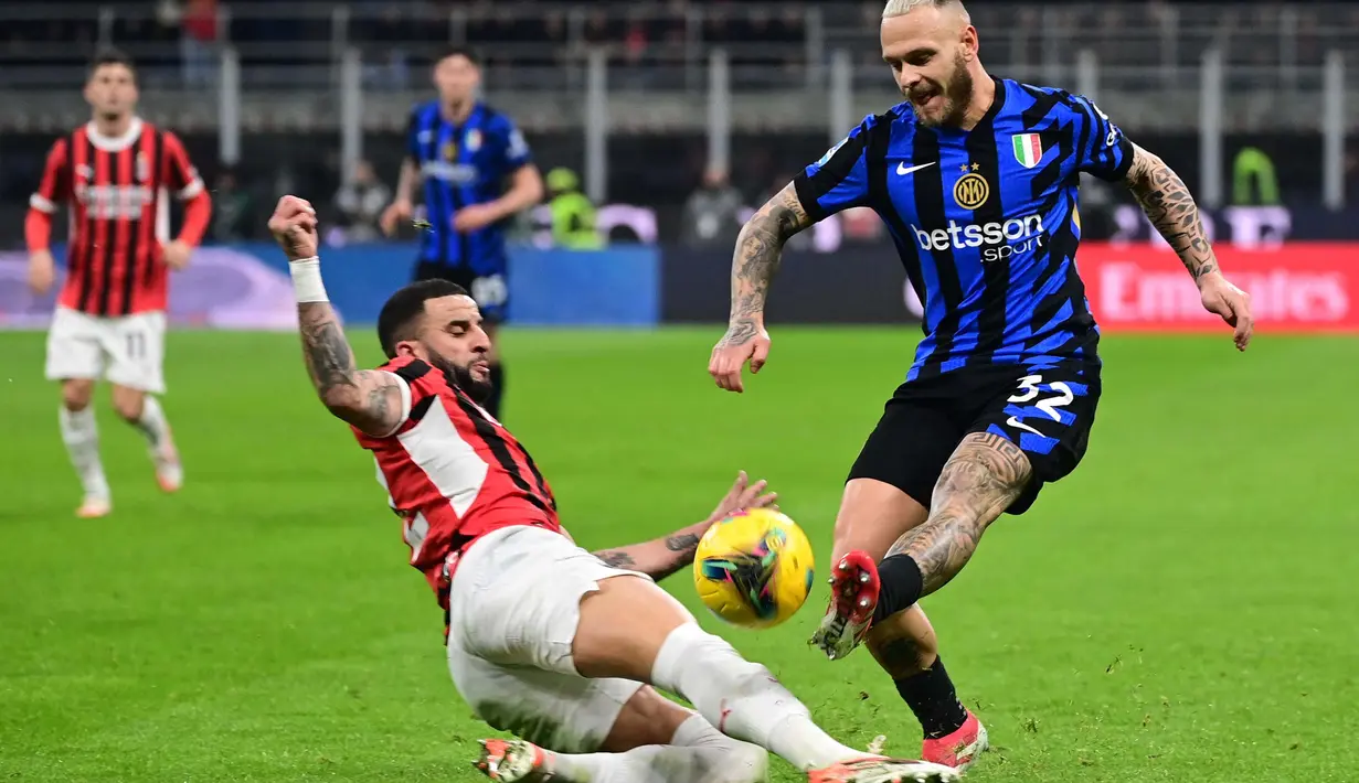 Di babak kedua, permainan kedua tim kian sengit. (PIERO CRUCIATTI/AFP)