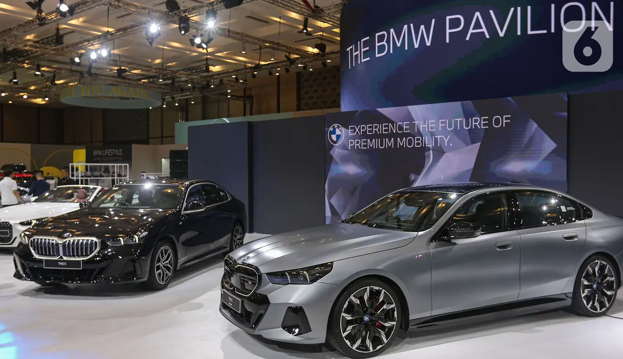 The All New 5 BMW juga dilengkapi dengan lampu LED dan garis tajam pada kap mesin sehingga tampilannya terlihat agresif. (Liputan6.com/Angga Yuniar)
