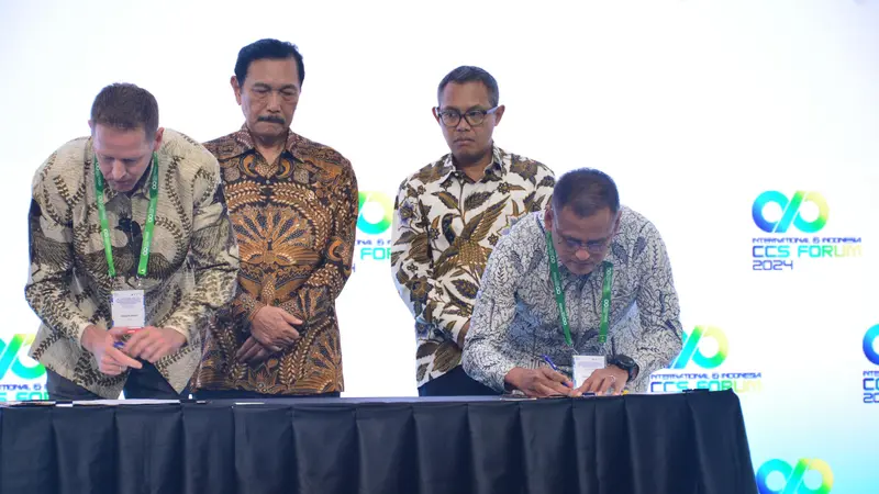 Pupuk Indonesia menjalin kerja sama strategis dengan Chevron New Energies International Pte. Ltd. melalui penandatanganan Joint Development Study Agreement (JDSA).