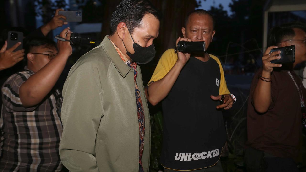 FOTO: Plt Wali Kota Madiun Bungkam Usai Diperiksa KPK