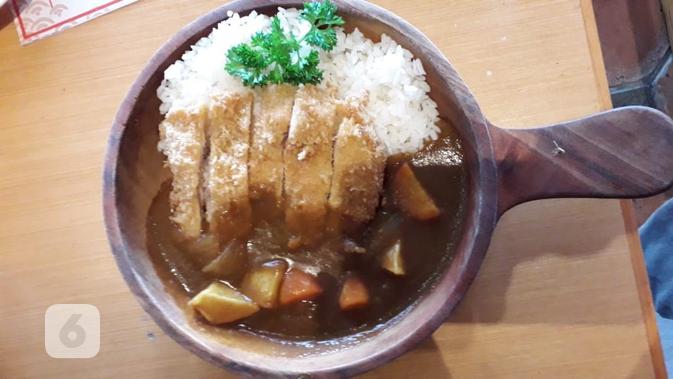Lezatnya Chicken Katsu Curry di Tokyo Belly (Liputan6.com/Komarudin)