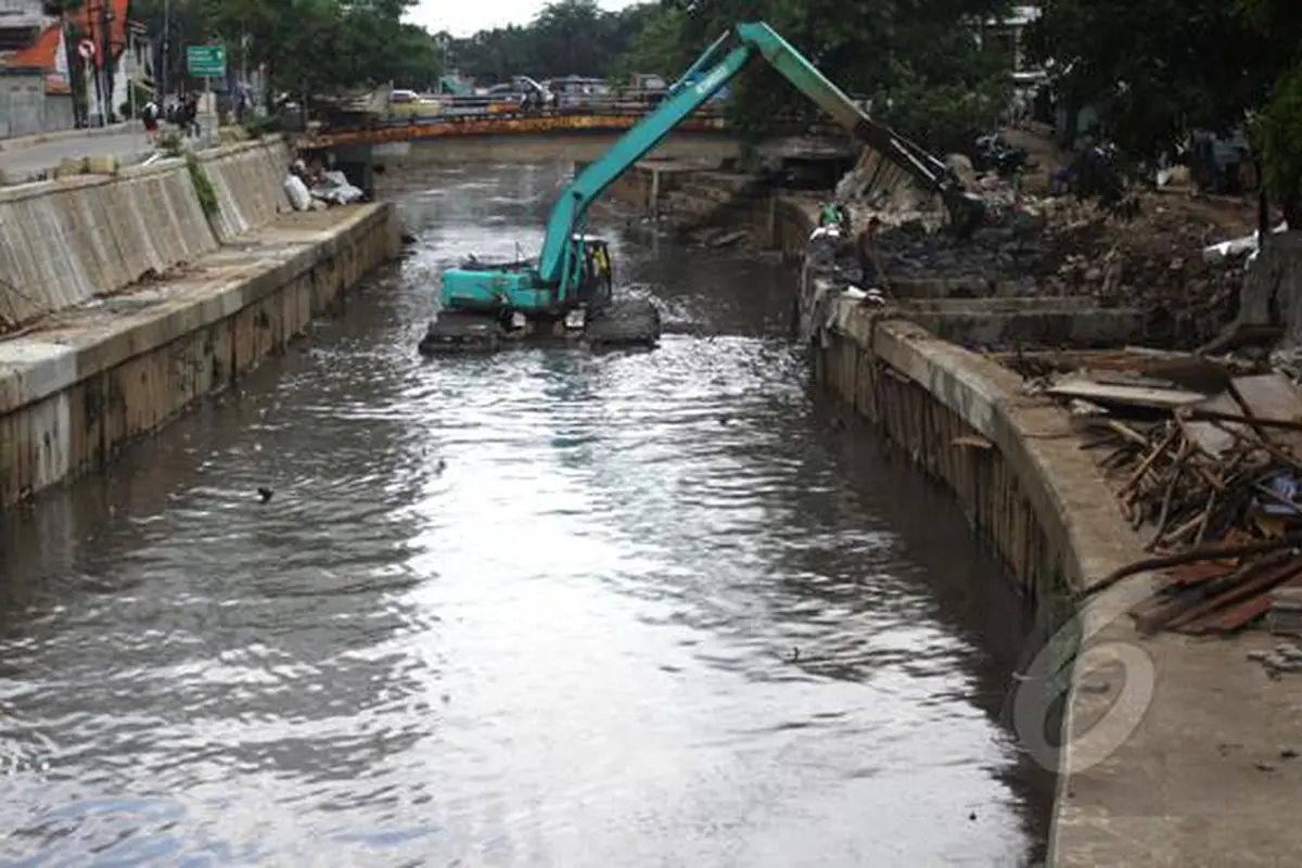 Ini Dia Penampakan Sungai Cicadas Dulu dan Sekarang