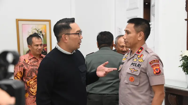 Gubernur Jabar Ridwan Kamil menggelar Rakor Pencegahan dan Penanganan Covid-19 bersama unsur Forum Komunikasi Pimpinan Daerah (Forkopimda) Jabar