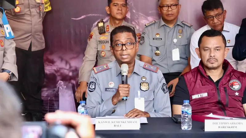 Kepala Kantor Imigrasi Kelas I Khusus TPI Ngurah Rai, Suhendra.