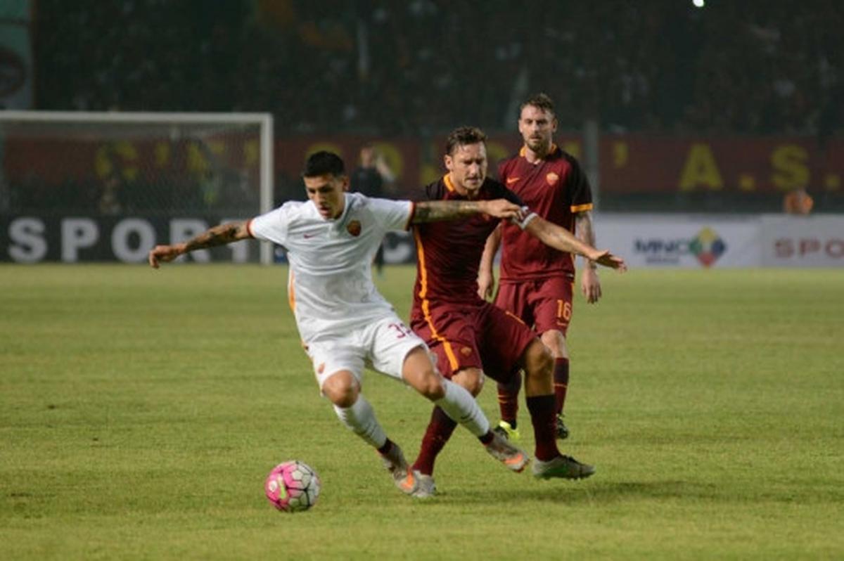 Aksi Totti dkk di laga AS Roma Indonesia Day 2015