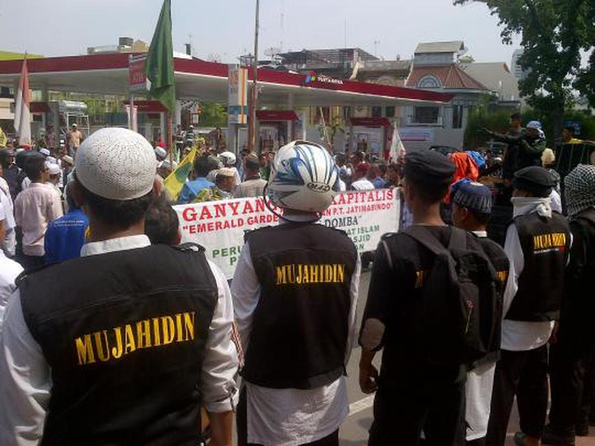 Ratusan ormas Islam bentrok dengan Polisi