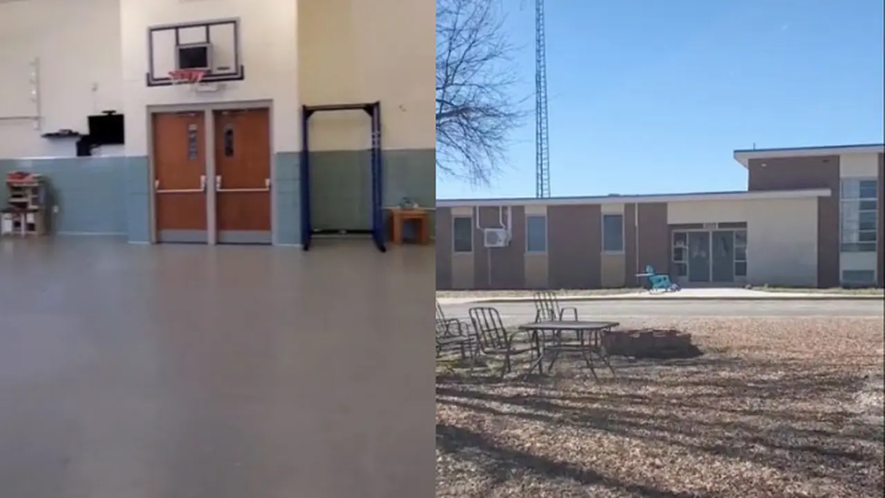 Viral Keluarga Ini Membeli Bekas Gedung Sekolah dan Dijadikan Tempat Tinggal