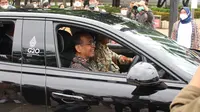 Menteri Sekretaris Negara Pratikno saat mengendarai Genesis Electrified G80. (Liputan6.com/Fachri)