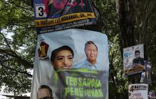 FOTO: Viral Poster-Poster Caleg Dilabeli 'Tersangka Penusukan Pohon', Ini Penampakannya