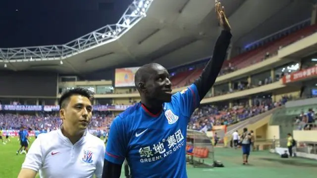Demba Ba eks striker Chelsea mencetak gol keduanya dalam tempo empat hari setelah gabung Shanghai Shenhua di Liga Super Cina.