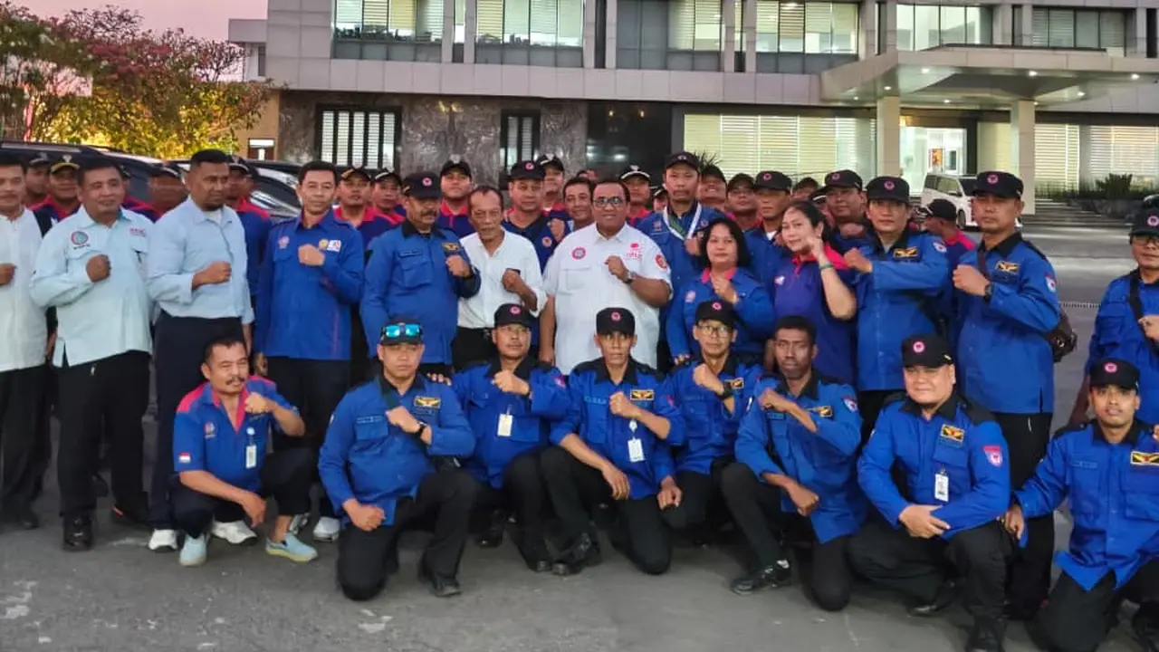 Presiden Konfederasi Serikat Pekerja Seluruh Indonesia (KSPSI) sekaligus Penasihat Kapolri Andi Gani Nena Wea melakukan kunjungan kerja ke Pimpinan Unit Kerja (PUK) KEP KSPSI PT Suparma Tbk di Surabaya, Jawa Timur, Selasa (7/7/2026) (Istimewa)