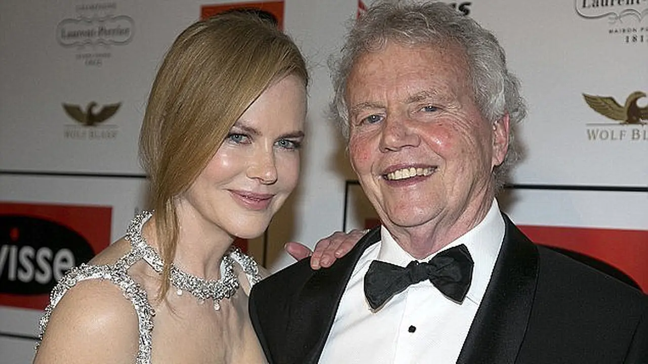 Ayahanda Meninggal, Nicole Kidman Berduka