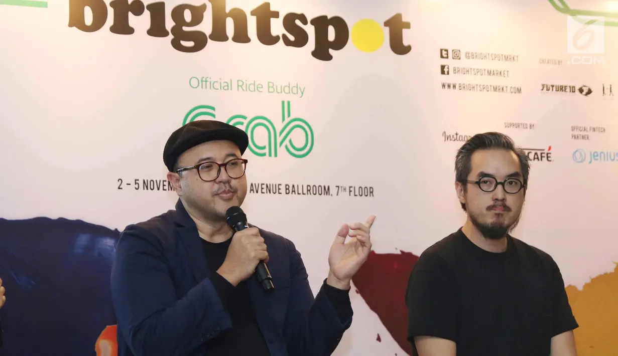 Founder brigthspot Anton Wirjono (kiri) dan Leo Theosabrata saat jumpa pers persiapan perhelatan Brightspot bertema Culture Festival di SCBD Jakarta, Kamis (26/10). Festival diadakan di PIK Avenue Ballroom 2-5 November 2017. (Liputan6.com/Angga Yuniar)