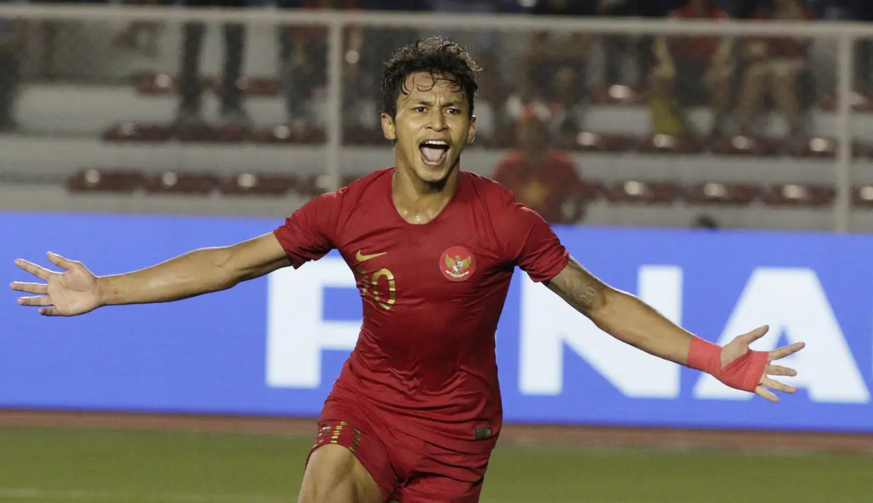 Osvaldo Haay. Pemain yang kini memperkuat Persija Jakarta bukanlah sosok baru. Ia telah menjadi bagian Timnas Indonesia U-22 sejak 2017. Di samping kecepatan, dribel yang ciamik dan naluri mencetak golnya yang tinggi, daya jelajah di sisi pinggir lapangan adalah kelebihannya. (M. Iqbal Ichsan)