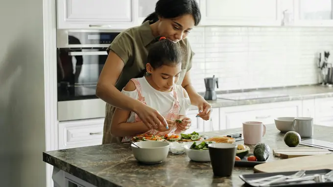 10 Resep Makan Siang Gratis yang Lezat dan Sehat untuk Anak Sekolah dan Ibu Menyusui