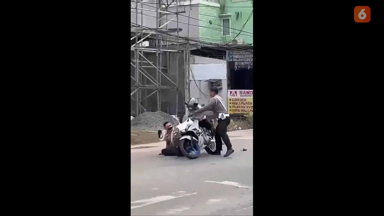 Tabrak Polisi