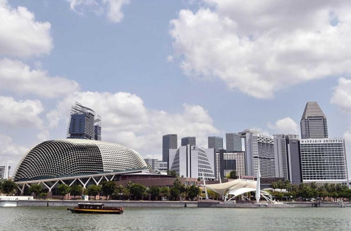Pemandangan Singapura terbebas kabut asap setelah diguyur hujan
