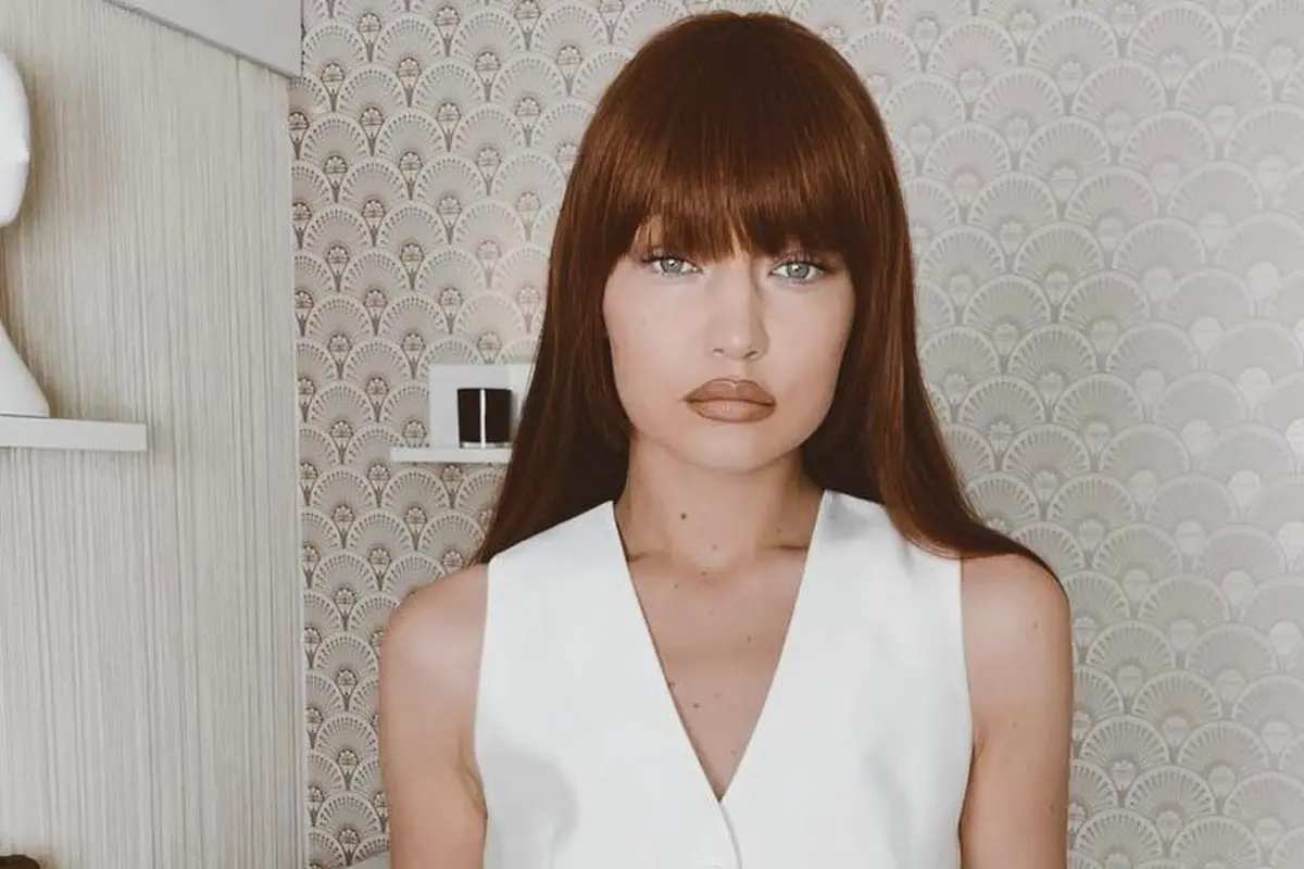 Intip Penampilan Baru Gigi Hadid dengan Rambut Berponi Usai Putus dari Zayn Malik