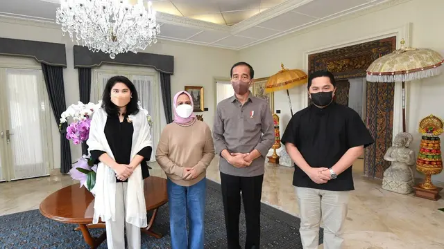 Menteri BUMN Erick Thohir berserta Istri silaturahmi dengan keluarga Presiden Jokowi di Istana Tampaksiring, Bali