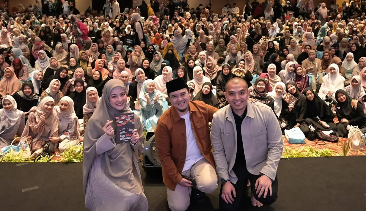 Dalam kesempatan kali ini Book Talk dari bukunya ini ada dalam sebuah acara Makna Fest 2024. Dihadiri oleh banyak orang Natasha Rizky pun disebut menginspirasi orang-orang yang hadir. Tidak sedikit netizen memberikan berbagai pujian kepada dirinya yang kini telah berhijrah tersebut. (Liputan6.com/IG/@natasharizkynew)