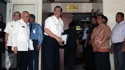 Menkopolhukam Luhut Panjaitan menghadiri sidang etik MKD di gedung Parlemen, Senayan, Jakarta, Senin (14/12/2015). Luhut memastikan tidak mengetahui pertemuan  PT Freeport dengan Setya Novanto dan pengusaha Riza Chalid. (Liputan6.com/Johan Tallo)