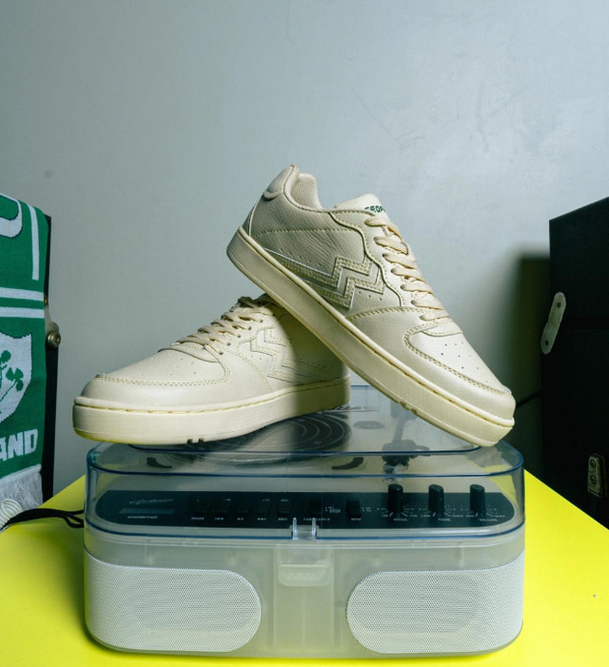 17 Merk Sepatu Lokal dengan Kualitas Premium dan Harganya Lebih Masuk Akal