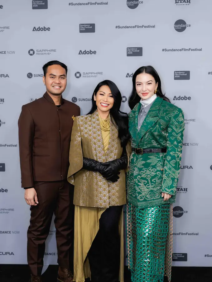 Gaya Layering Raline Shah Kenakan Busana Bernuansa Etnik dari Sapto Djojokartiko di Sundance Film Festival 2026