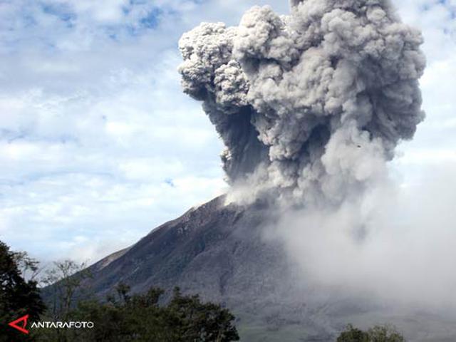 Bupati Karo perpanjang masa tanggap darurat hingga 21 Desember 2013