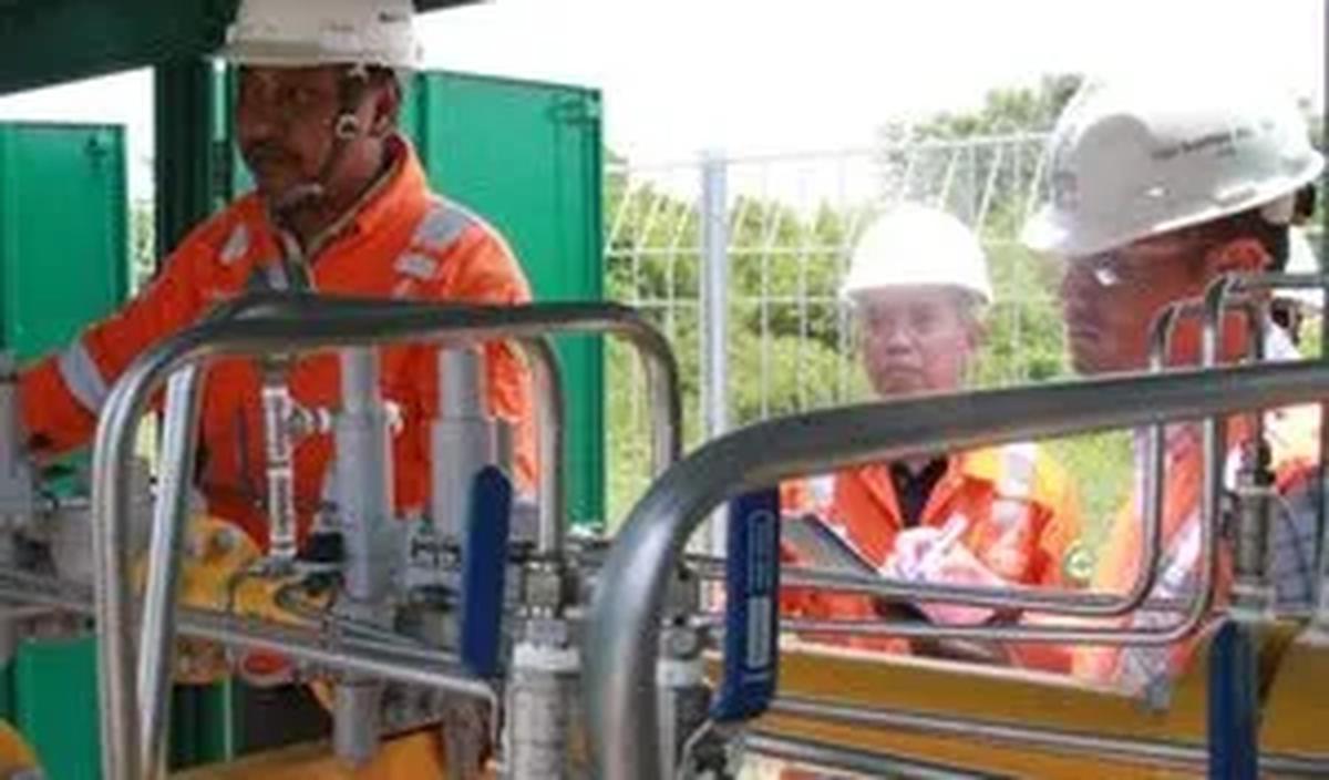 Dalam hal pengembangan bisnis beyond pipeline, PGN mulai membangun storage LNG melalui proyek revitalisasi tank LNG di Arun di mana ada potensi captive tenant untuk menampung LNG.