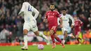 Pria berkebangsaan Mesir tersebut juga berhasil menyamai rekor kontribusi gol di satu klub Liga Inggris milik Wayne Rooney, dengan total 276 gol (188 gol dan 88 assist) dari 298 laga liga bersama Liverpool. (AP Photo/Jon Super)