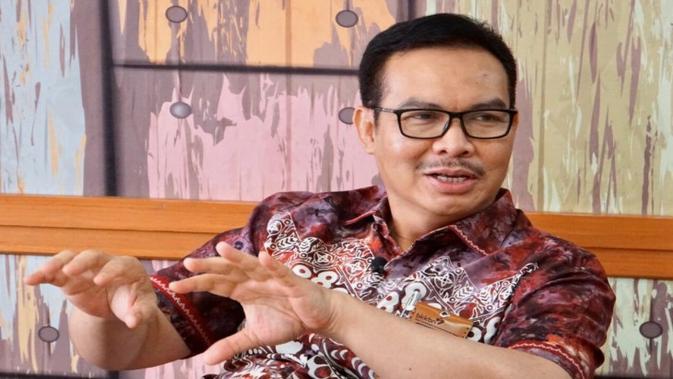 Kepala BKKBN Hasto Wardoyo menerangkan, penyuluh KB ikut mempromosikan pencegahan Corona COVID-19 saat live di Kantor BKKBN, Jakarta, Jumat (27/3/2020). (Dok Badan Kependudukan dan Keluarga Berencana Nasional/BKKBN)