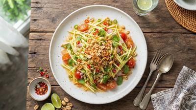 Resep Salad Mangga ala Thailand yang Segar dan Mudah Dibuat di Rumah