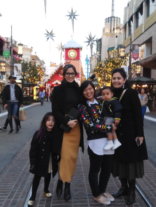 Potret keakraban seleb Tanah Air dan ART-nya