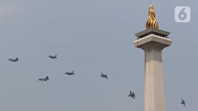 Aksi Delapan Pesawat Tempur TNI AU Peringati HUT ke-76 RI
