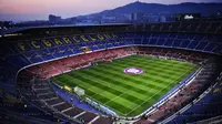 Camp Nou akan dirombak agar kapasitasnya lebih besar. (tripandrate.com)