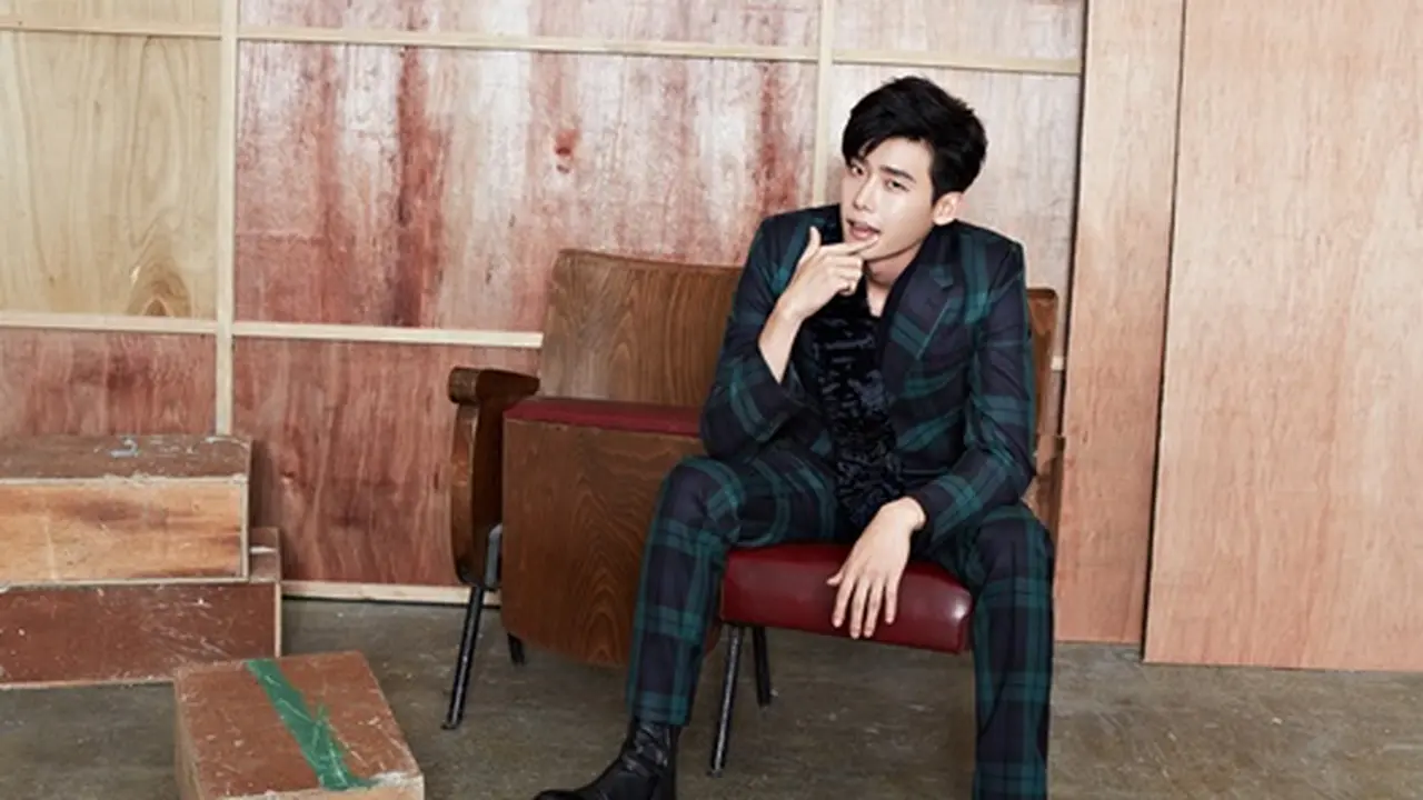 Cerita Lee Jong Suk yang Tak Pernah Merasa Bahagia