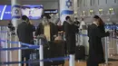 Berakhirnya perang 12 hari Iran-Israel disambut gembira warga dari kedua negara yang berseteru. (AP/Ohad Zwigenberg)