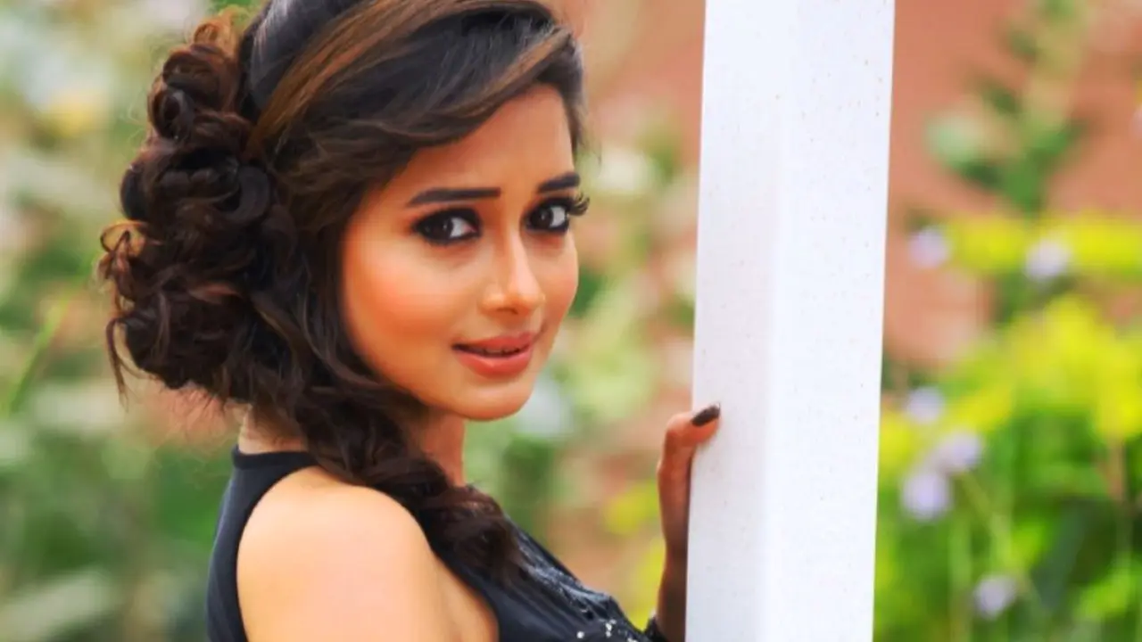 [Bintang] Tina Dutta