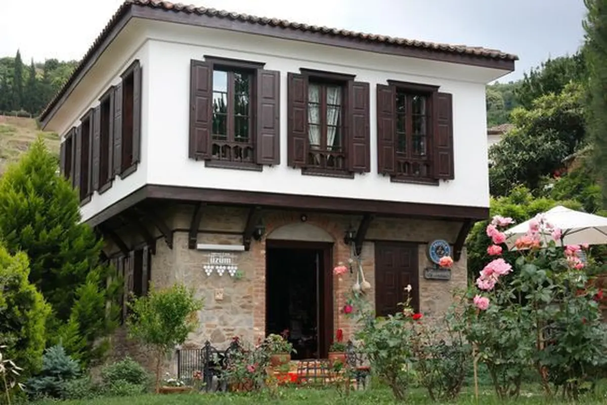 7 Desain Rumah Jadul dan Klasik yang Sedang Tren, Hadirkan Nuansa Nostalgia Masa Lalu