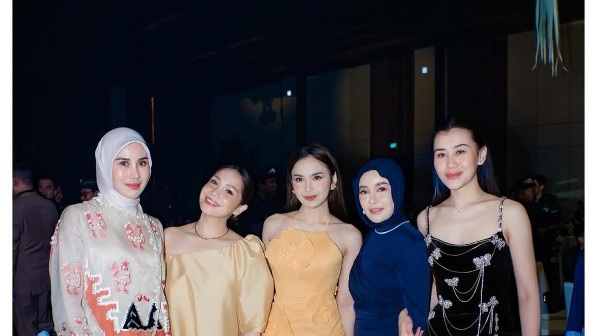 Tampil Kontras dari Aaliyah Massaid, Gaya Mahalini Memesona Pakai Dress Kuning Rp32 Juta Saat Ikut Tren TikTok Dracula Jennie x Tame Impala