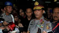 Kabareskrim Komjen Pol Budi Waseso menjawab pertanyaan wartawan usai upacara kenaikan pangkat korps raport yang digelar di Rupatama, Mabes Polri, Jakarta, Kamis (5/2/2015). (Liputan6.com/Johan Tallo)