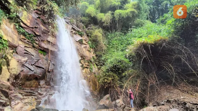 Granada Waterfall Ciater.