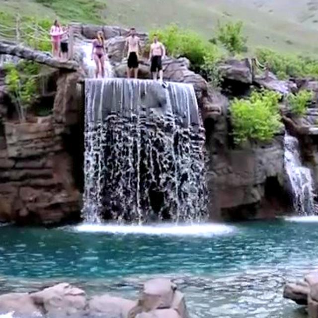 Kolam Renang Mewah Dengan 5 Air Terjun Global Liputan6 Com