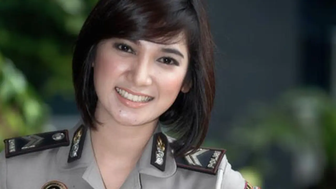 Meme Kesedihan Onliner Terhadap Pernikahan Briptu Eka Frestya