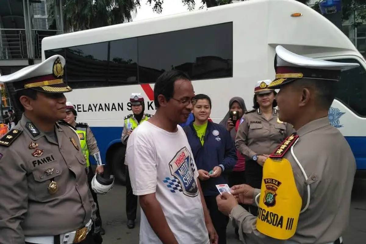 Layanan SIM dan STNK keliling di car free day