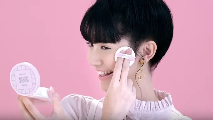 Say Hello to Emina Bare With Me Mineral Cushion Untuk Dapatkan Dewy Matte Look